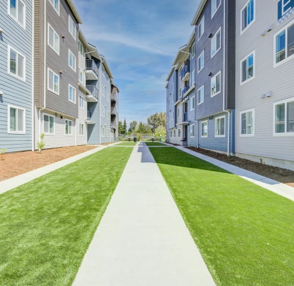 Holly Ridge Apartments in Everett, WA